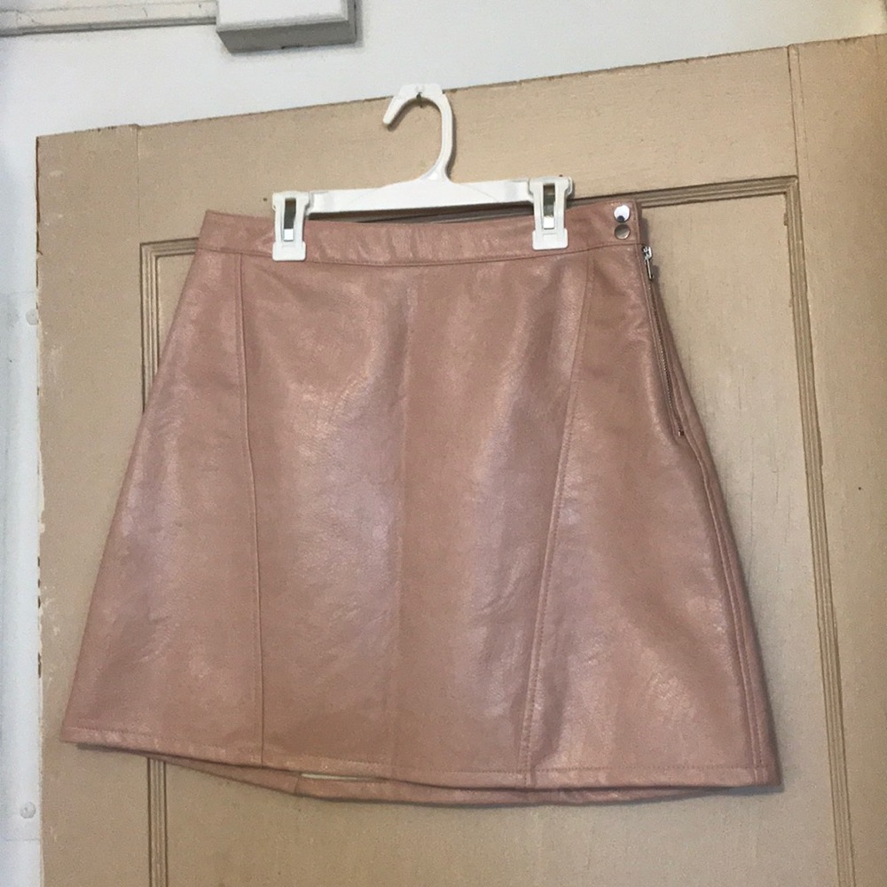 Zara light pink leather skirt